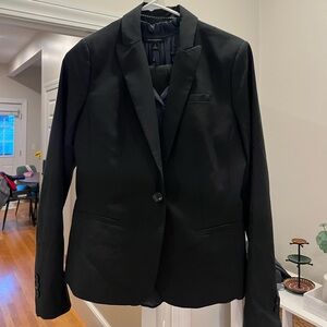 Banana Republic Classic Fit blazer - size 6